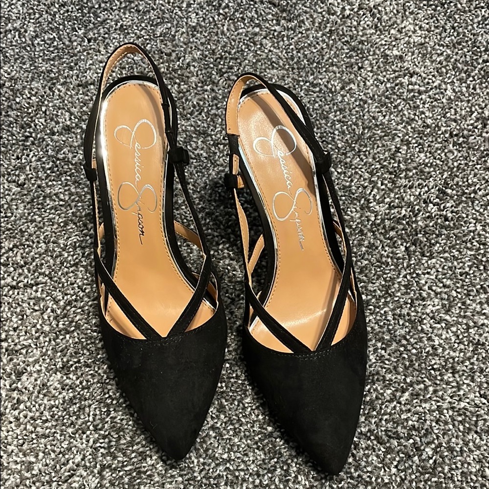 Jessica Simpson Black Heels with Sophisticated Silhouette